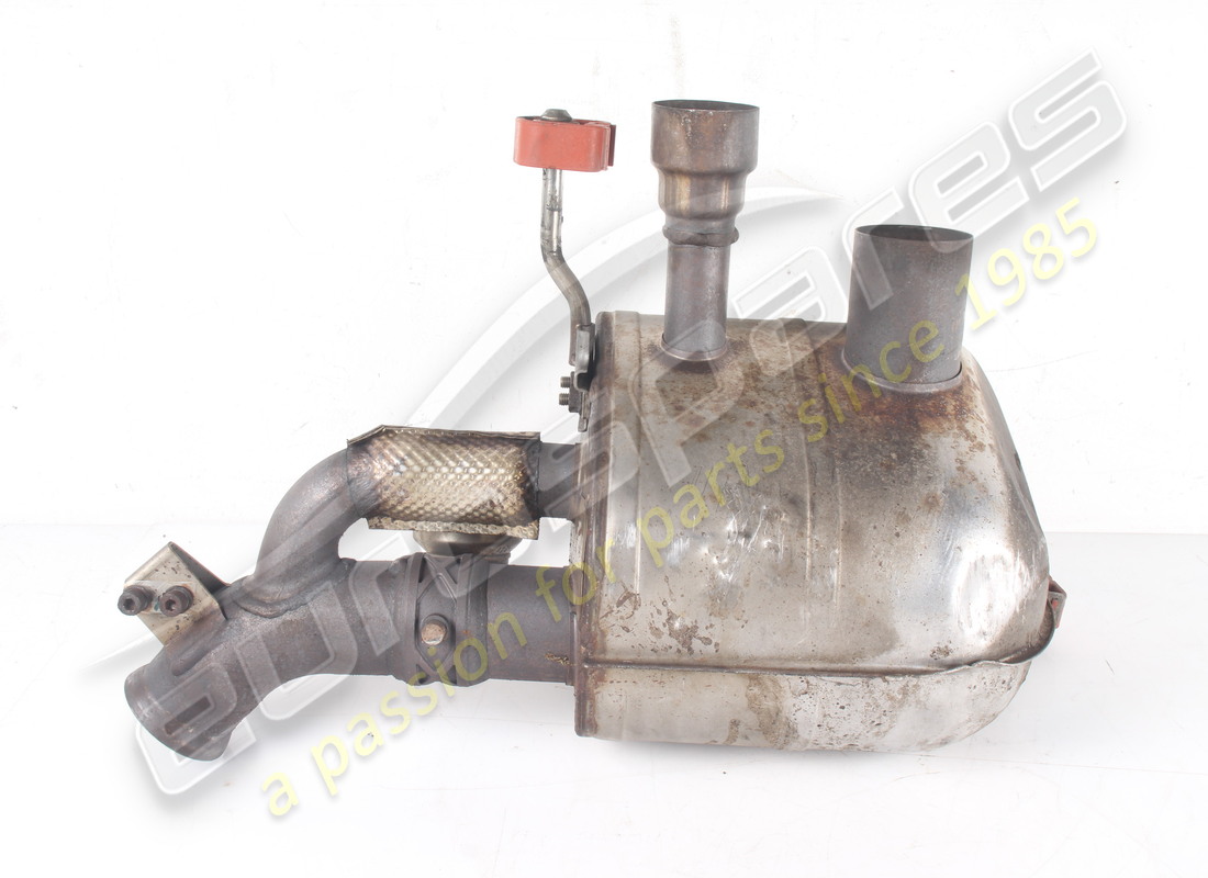 SILENCIADOR TRASERO DERECHO FERRARI USADO. NÚMERO DE PARTE 330051 (2) silenciador trasero derecho ferrari usado. número de parte 330051 (2)