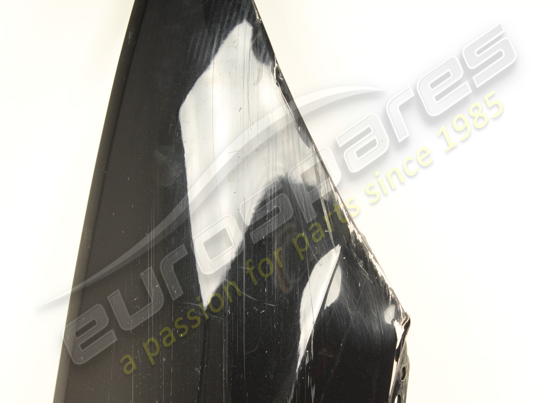 guardabarros delantero derecho lamborghini dañado. número de pieza 4ml821106a (4)