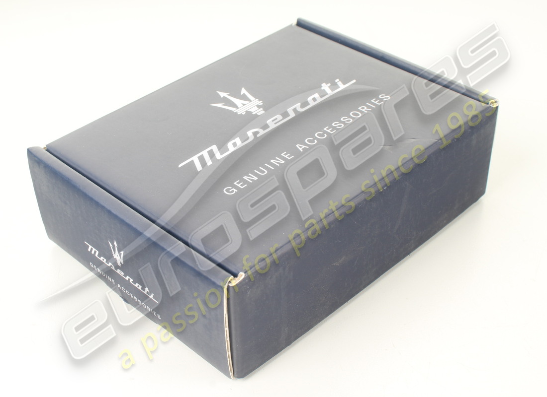 NUEVO KIT DE LUCES DE CORTESÍA CON LOGOTIPO MASERATI. NÚMERO DE PIEZA 940001321 (5) nuevo kit de luces de cortesía con logotipo maserati. número de pieza 940001321 (5)