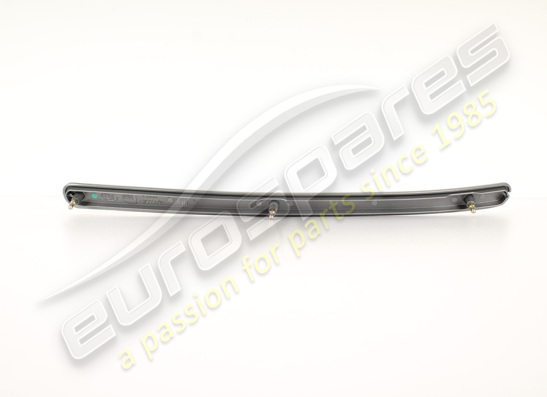 moldura trasera derecha de aluminio usada maserati. número de pieza 67393828 (2)