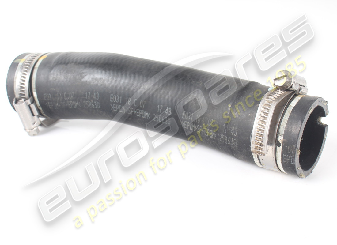 MANGUERA DE RETORNO DEL RADIADOR USADA Ferrari. NÚMERO DE PIEZA 258630 (1)