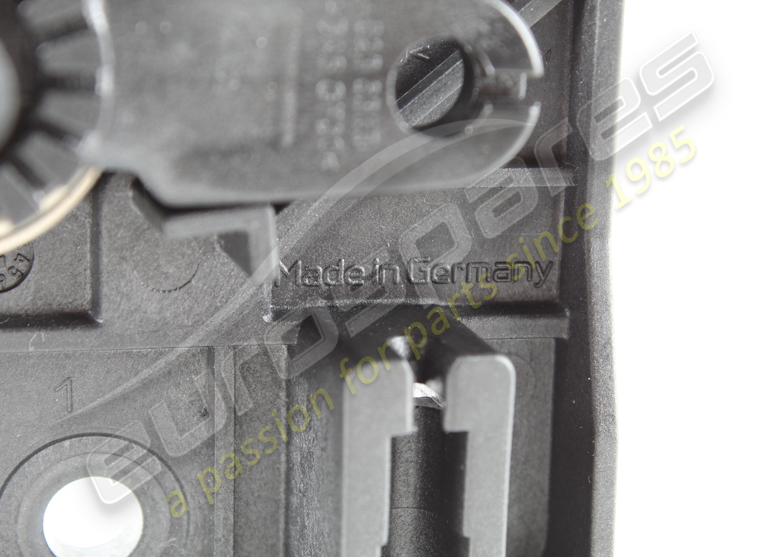 USADO Lamborghini SOPORTE DE MONTAJE. NÚMERO DE PIEZA 4M2823633C9B9 (1) USADO Lamborghini SOPORTE DE MONTAJE. NÚMERO DE PIEZA 4M2823633C9B9 (1)