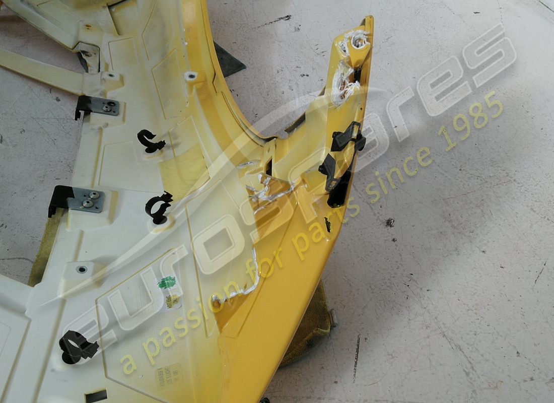 cubierta lamborghini dañada, guardabarros. número de parte 470854959k (2)
