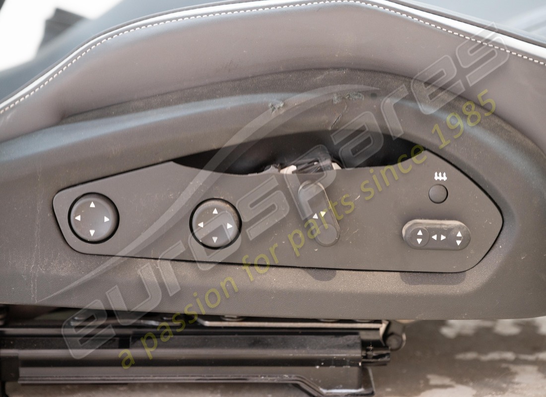 dañado ferrari estilo estándar completamente eléctrico seats con centro de alcántara y almohadillas de cuero, caballo cosido en el reposacabezas. número de pieza eap1563082 (11)