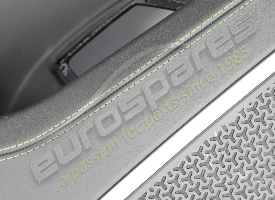 panel de puerta lamborghini usado. número de parte 4ml867003001 (3)