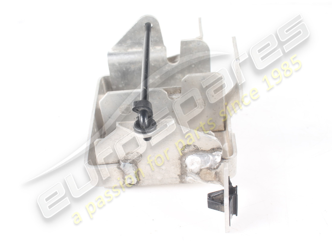 SOPORTE DE MONTAJE DE VÁLVULA TGK USADO FERRARI. NÚMERO DE PIEZA 84066200 (4) soporte de montaje de válvula tgk usado ferrari. número de pieza 84066200 (4)