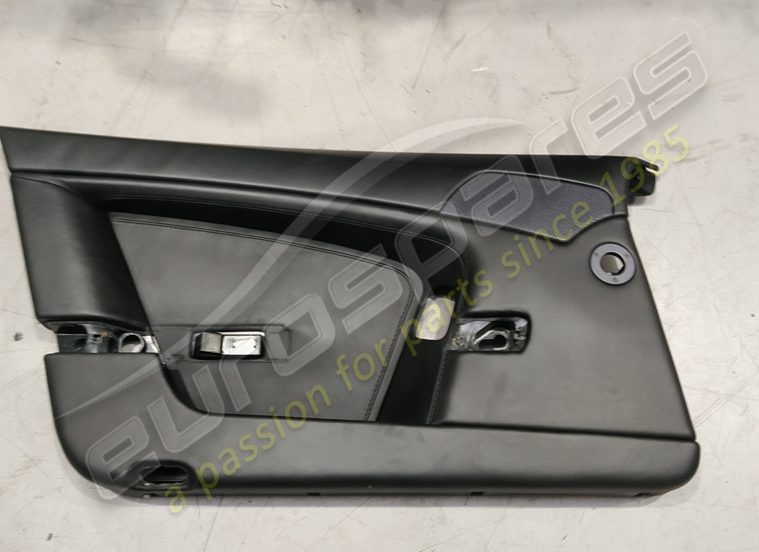 CONJUNTO DE PANEL Aston Martin USADO, ADORNO DE PUERTA DELANTERA, PLEGADO ELÉCTRICO ESTÁNDAR, IZQUIERDO. NÚMERO DE PARTE 7G3323943BAW (1)