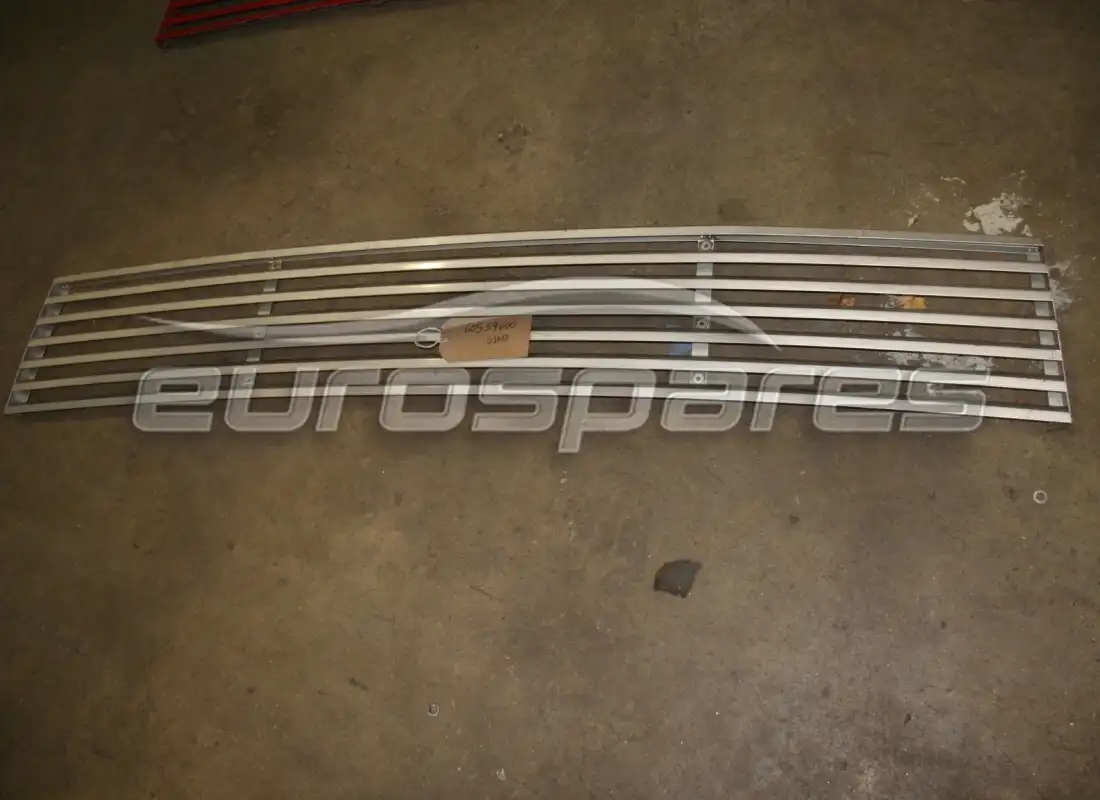 REJILLA DEL CAPÓ Ferrari USADA. NÚMERO DE PARTE 60559600 (1)