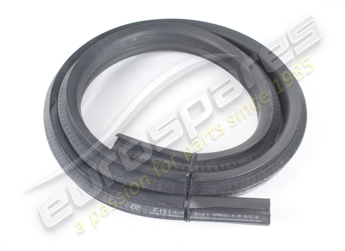 SELLO PERIMETRAL DE PUERTA INFERIOR Ferrari USADO. NÚMERO DE PARTE 83461800 (1) SELLO PERIMETRAL DE PUERTA INFERIOR Ferrari USADO. NÚMERO DE PARTE 83461800 (1)