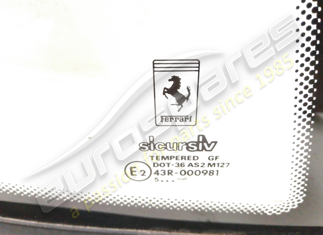 vidrio lateral trasero derecho ferrari usado. número de parte 65645200 (2)