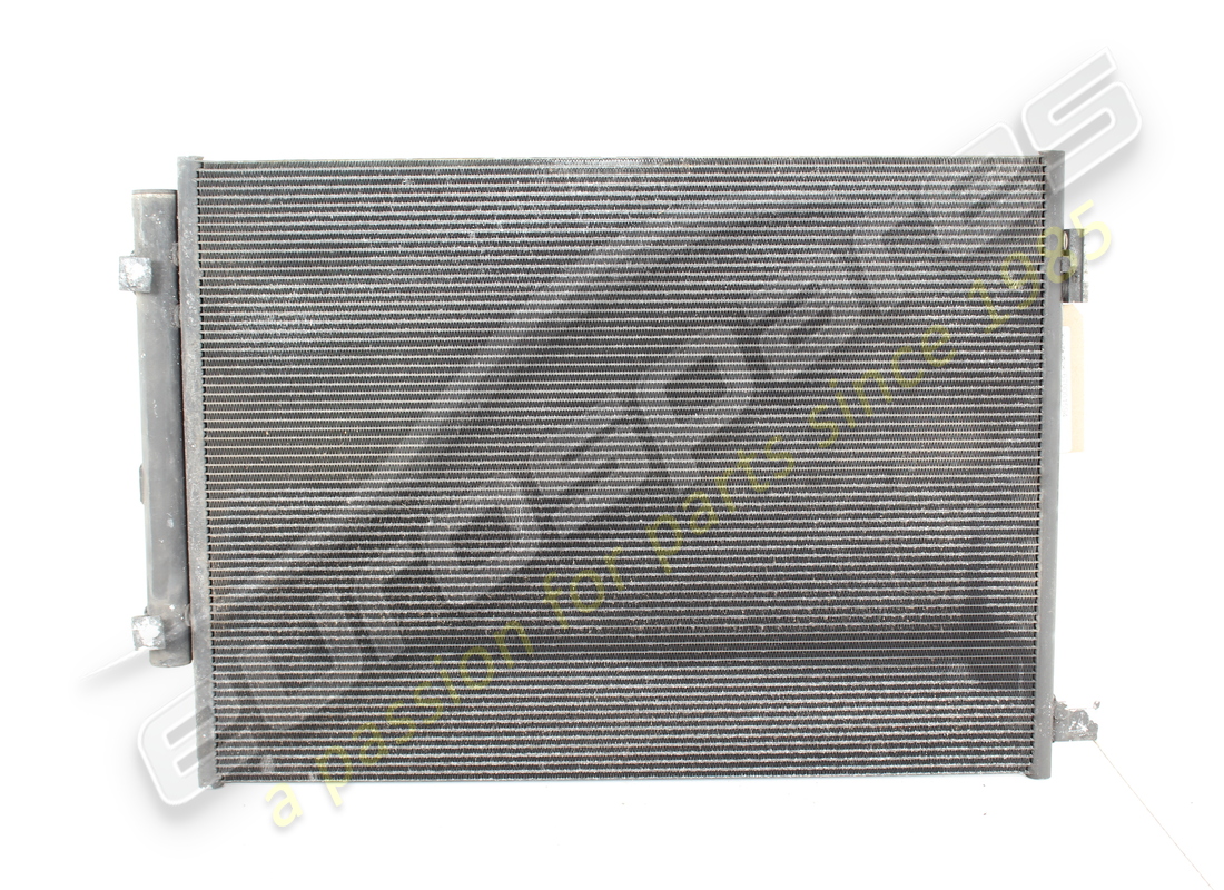 condensador de aire acondicionado usado maserati. número de pieza 670001594 (2)