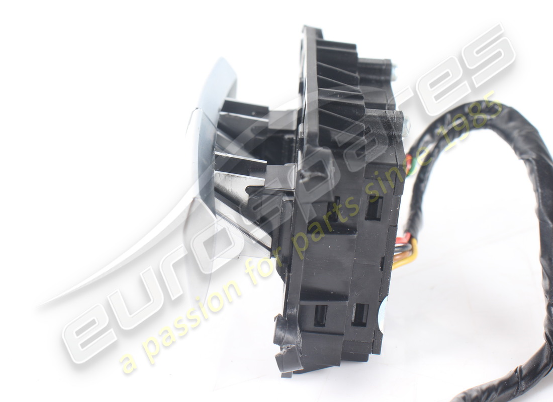 USADO FERRARI CONTROL DE ELEVALUNAS ELÉCTRICO COMPLETO. NÚMERO DE PIEZA 88495600 (3) usado ferrari control de elevalunas eléctrico completo. número de pieza 88495600 (3)