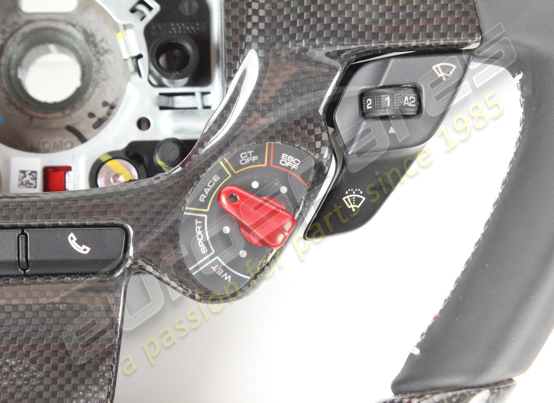 VOLANTE COMPLETO FERRARI USADO. NÚMERO DE PARTE 337540 (5) volante completo ferrari usado. número de parte 337540 (5)