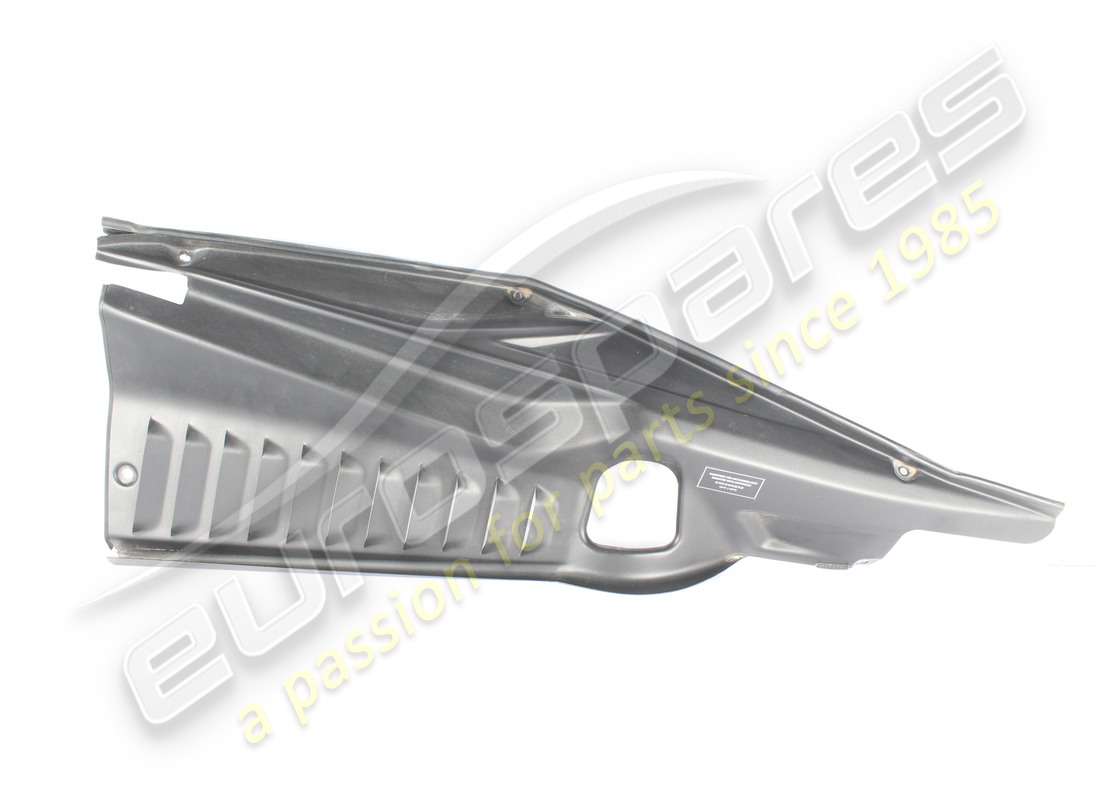 ESCUDO COSMÉTICO LATERAL FerrariRH USADO. NÚMERO DE PARTE 82904800 (1)