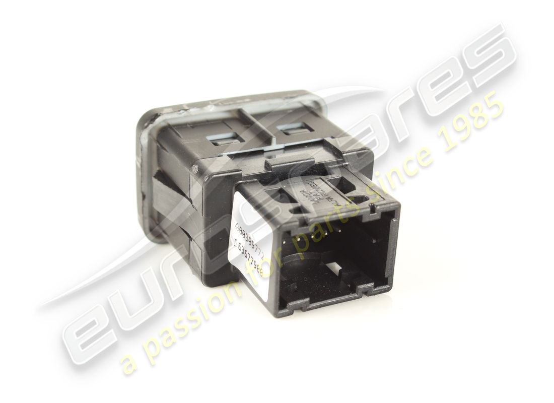 toma usb usada ferrari. número de pieza 309772 (2)