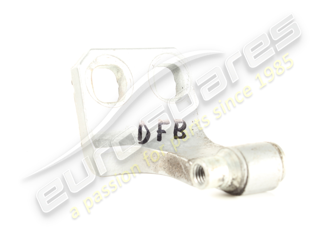 BISAGRA INFERIOR DE PUERTA DERECHA USADA Maserati. NÚMERO DE PIEZA 675000161 (1)