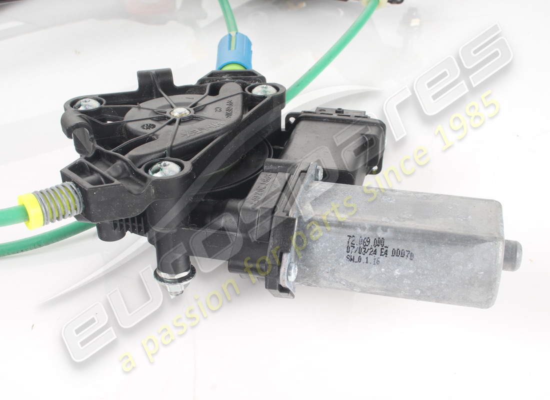 USADO FERRARIALZACRISTALLO PORTA ANTERIOR. NÚMERO DE PARTE 967219 (3) usado ferrarialzacristallo porta anterior. número de parte 967219 (3)