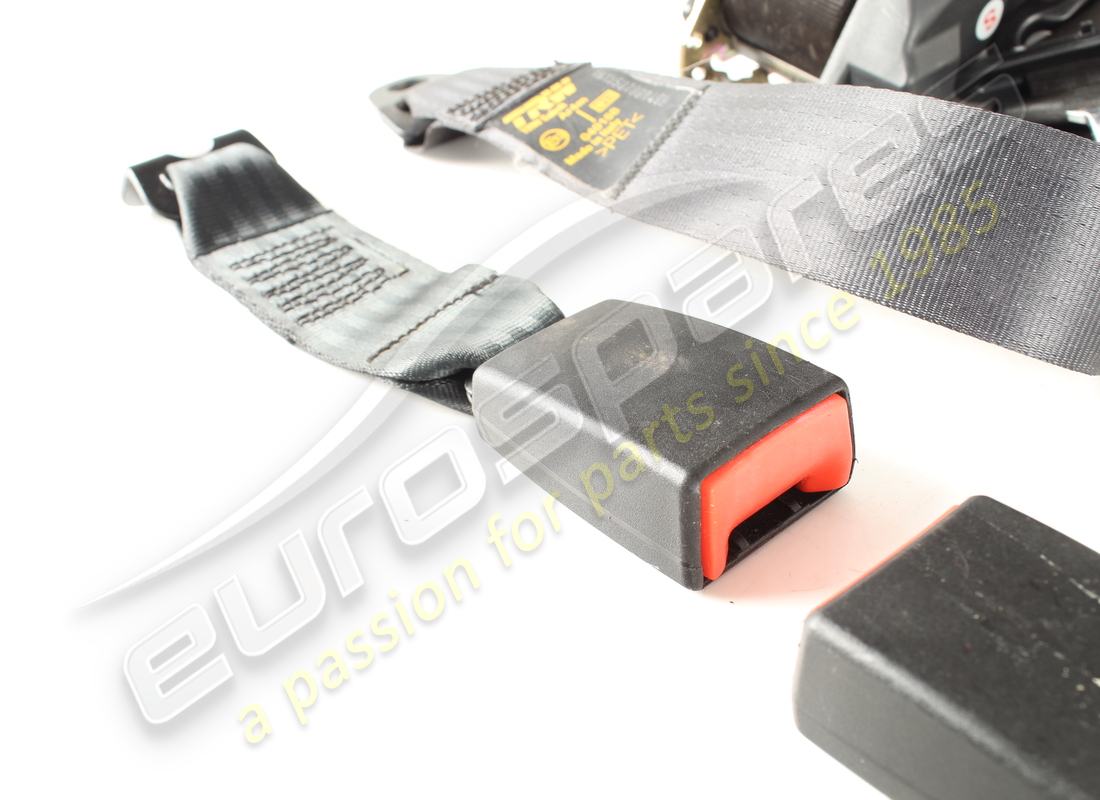 KIT MASERATI TRASERO CINTURONES DE SEGURIDAD USADO M338A. NÚMERO DE PARTE 388150018 (4) kit maserati trasero cinturones de seguridad usado m338a. número de parte 388150018 (4)