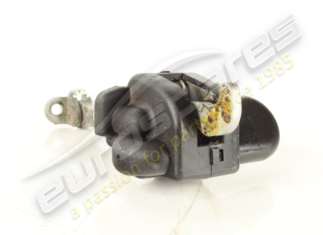 sujeción de puerta usada maserati. número de pieza 82519200 (1)