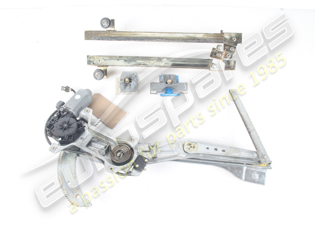 DISPOSITIVO DE VENTANA IZQUIERDA USADO Maserati. NÚMERO DE PIEZA 387700051 (1)