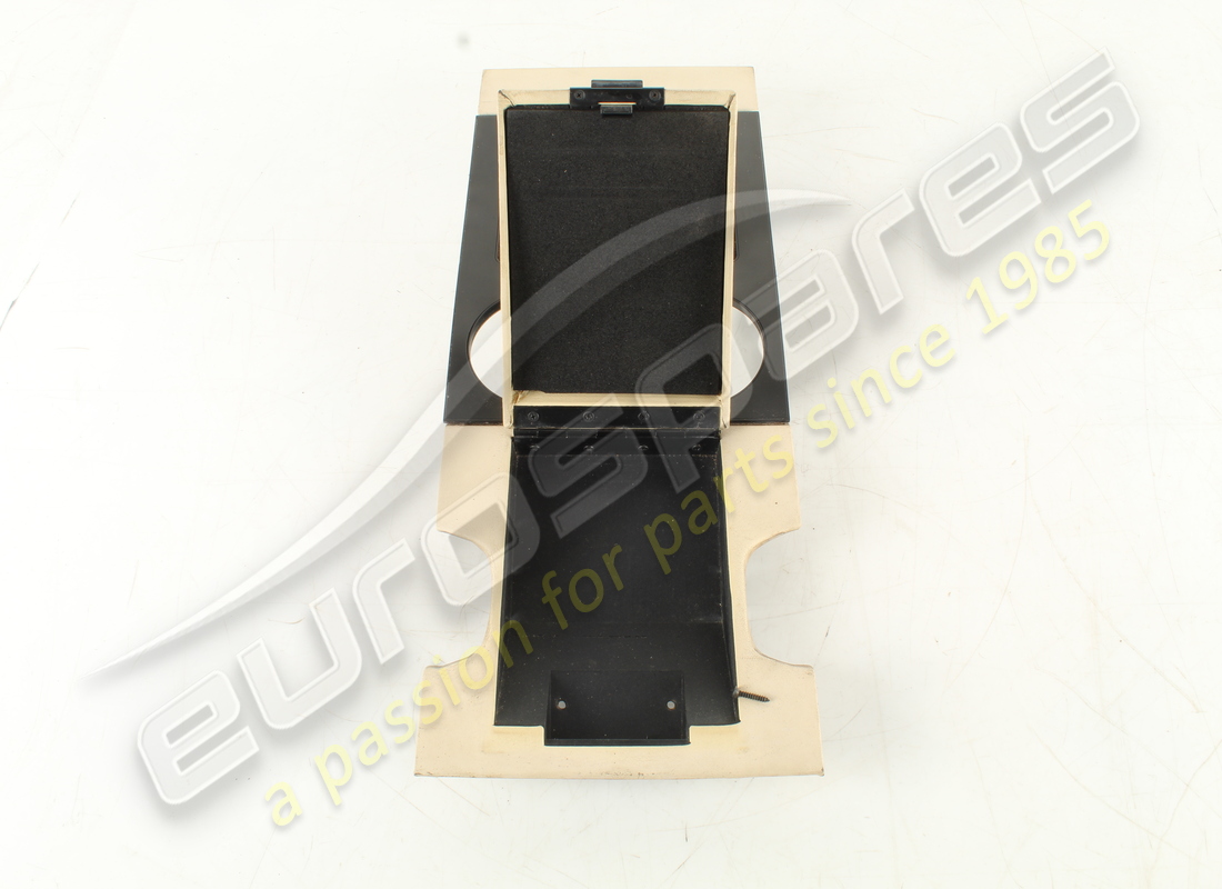 PLACA DE EMBELLECEDOR DE CONSOLA TRASERA FERRARI USADA. NÚMERO DE PARTE 61058000 (4) placa de embellecedor de consola trasera ferrari usada. número de parte 61058000 (4)