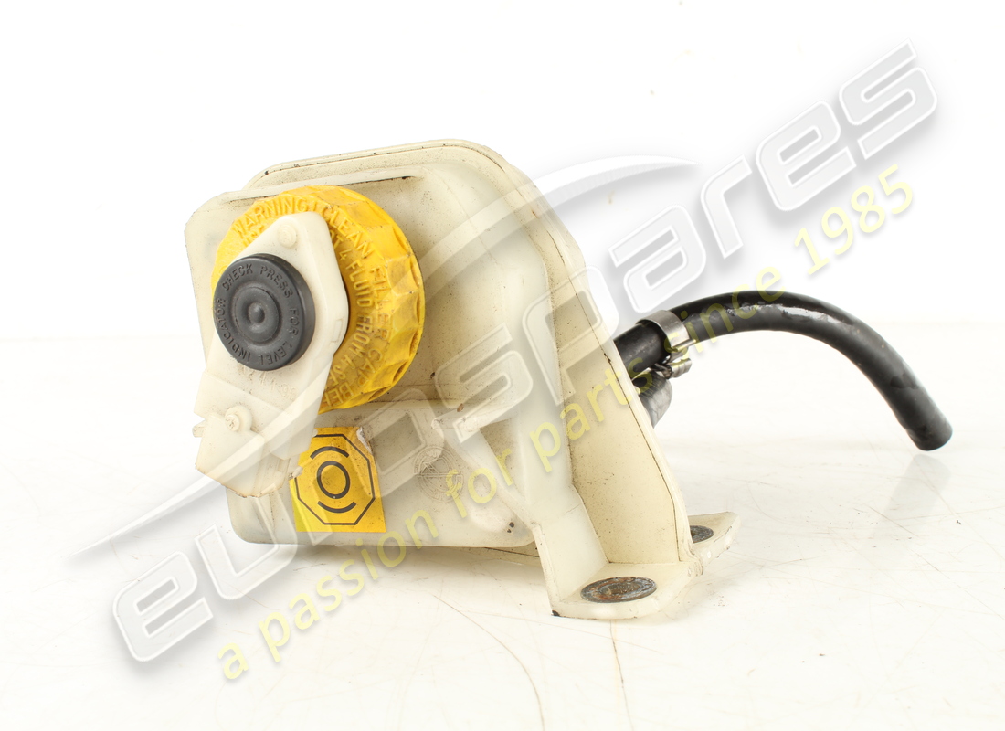 DEPOSITO CILINDRO MAESTRO DE FRENO Maserati USADO RHD. NÚMERO DE PARTE 387410104 (1)