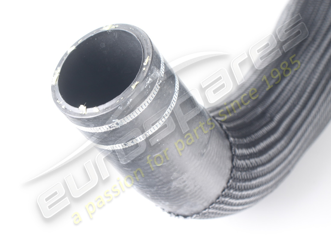 TUBO DE ENTRADA DE AGUA DEL RADIADOR NUEVO MASERATI. NÚMERO DE PIEZA 670033308 (2) tubo de entrada de agua del radiador nuevo maserati. número de pieza 670033308 (2)