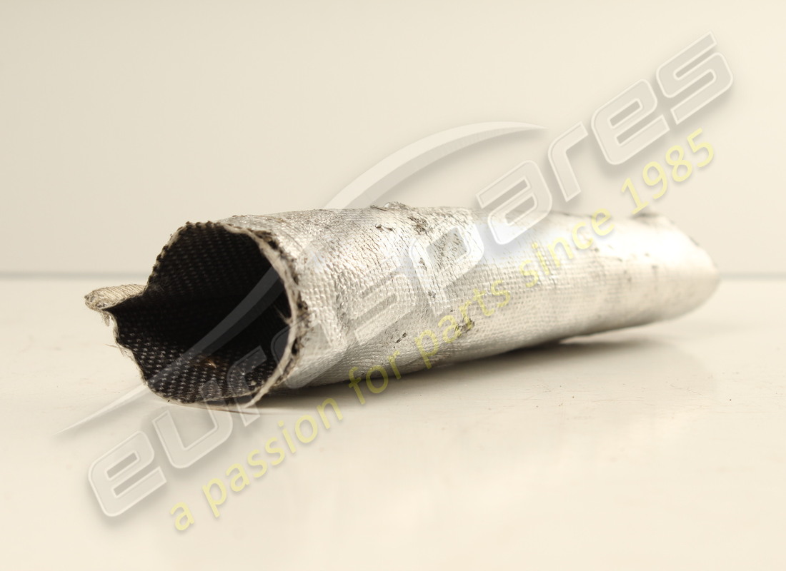 PROTECTOR DE MANGUERA DEL CONECTOR DE COMBUSTIBLE Ferrari USADO. NÚMERO DE PARTE 305831 (1)