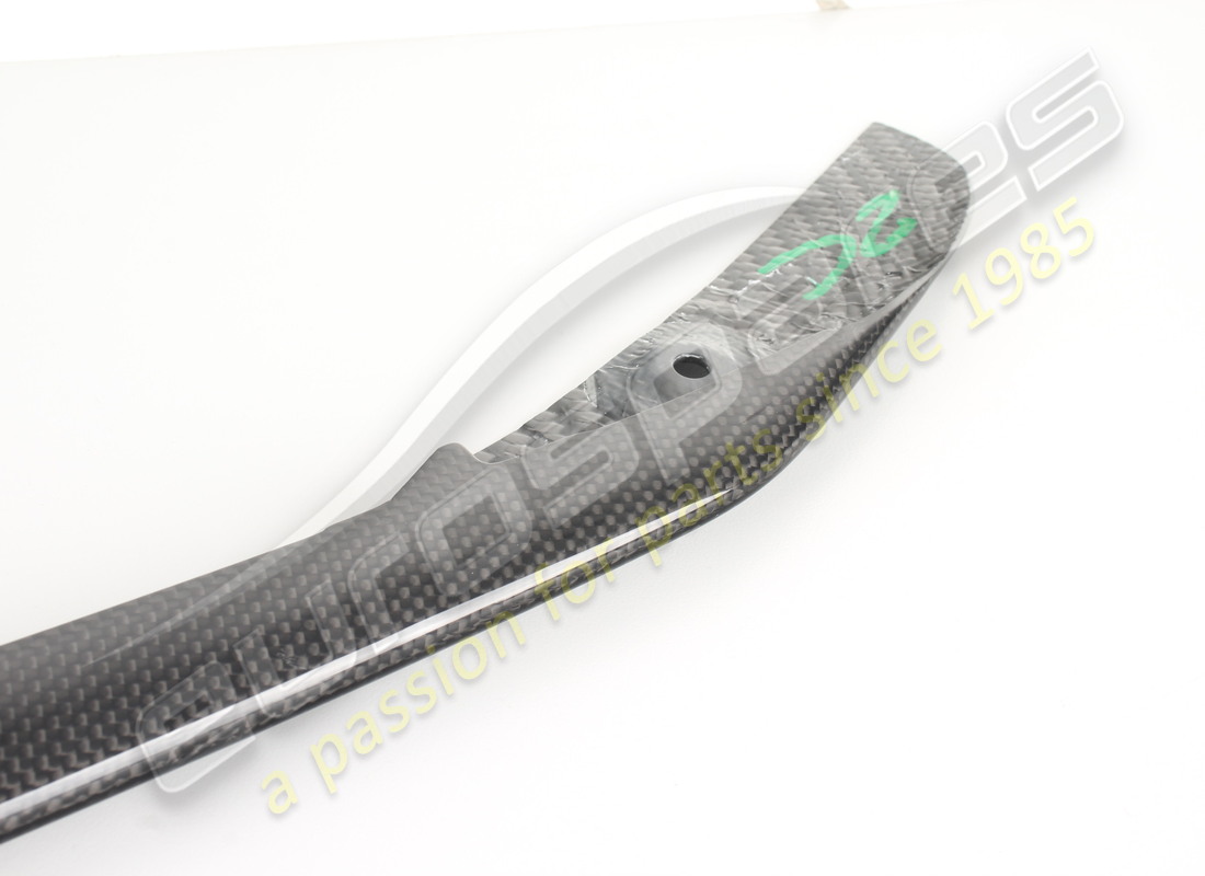 nuevo divisor derecho de carbono ferrari. número de pieza 778128 (3)