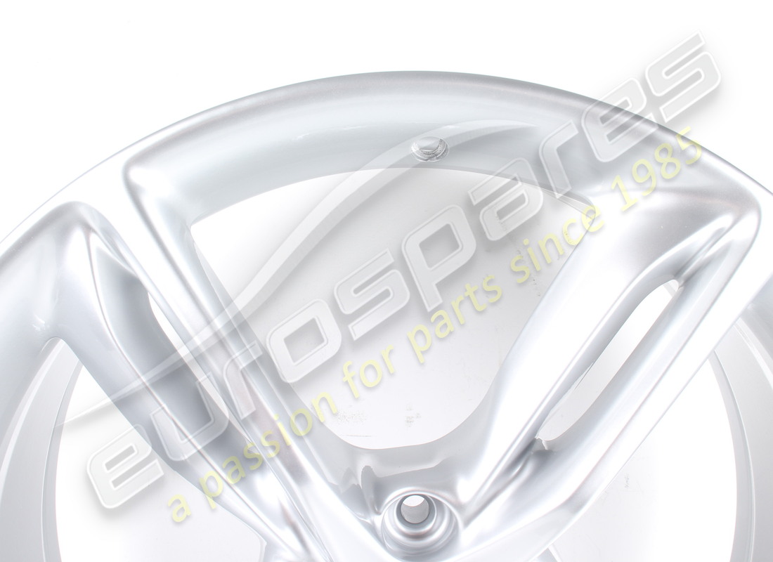 rueda delantera ferrari reacondicionada. número de parte 328456 (2)