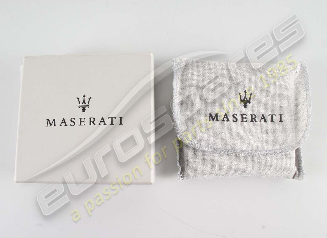 nueva monedero maserati. número de pieza eap1553119 (1)