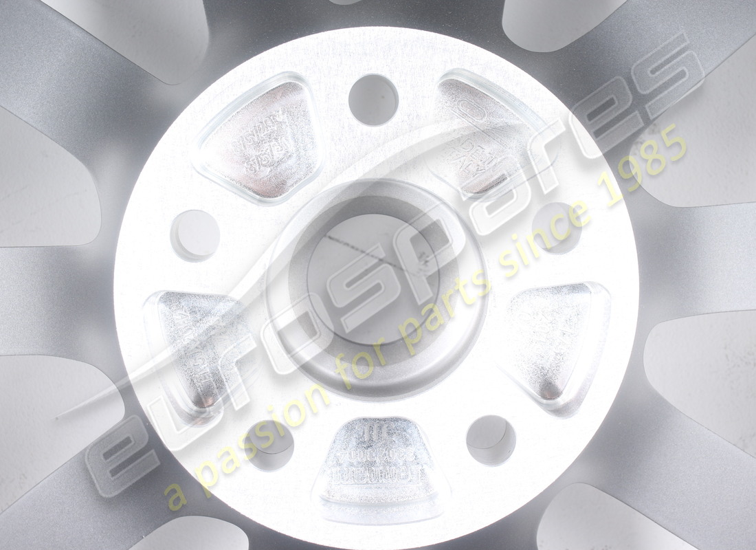 NUEVA RUEDA TRASERA FERRARI 11,5J X 20 H2. NÚMERO DE PIEZA 875729 (4) nueva rueda trasera ferrari 11,5j x 20 h2. número de pieza 875729 (4)