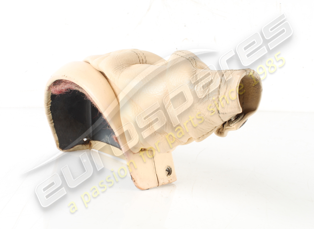 USADO Ferrari CUBIERTA DE PALANCA DE FRENO DE MANO RHD GTS. NÚMERO DE PIEZA 62481600 (1) USADO Ferrari CUBIERTA DE PALANCA DE FRENO DE MANO RHD GTS. NÚMERO DE PIEZA 62481600 (1)