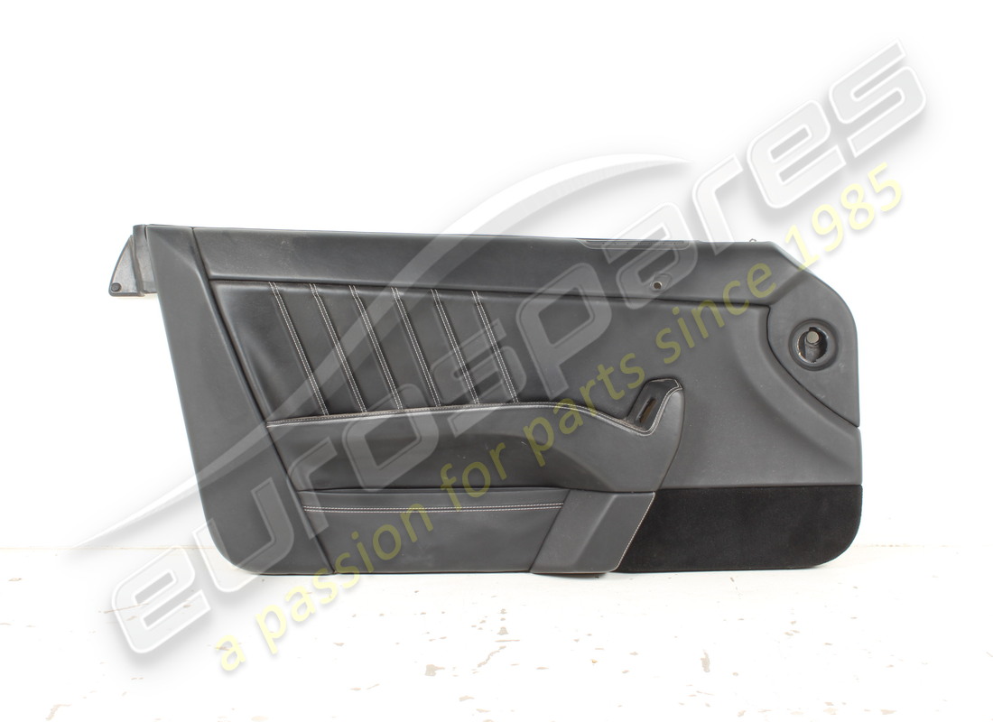 EMBELLECEDOR DE PUERTA CENTRAL IZQUIERDA Ferrari USADO EN NEGRO. NÚMERO DE PARTE 67933100 (1)