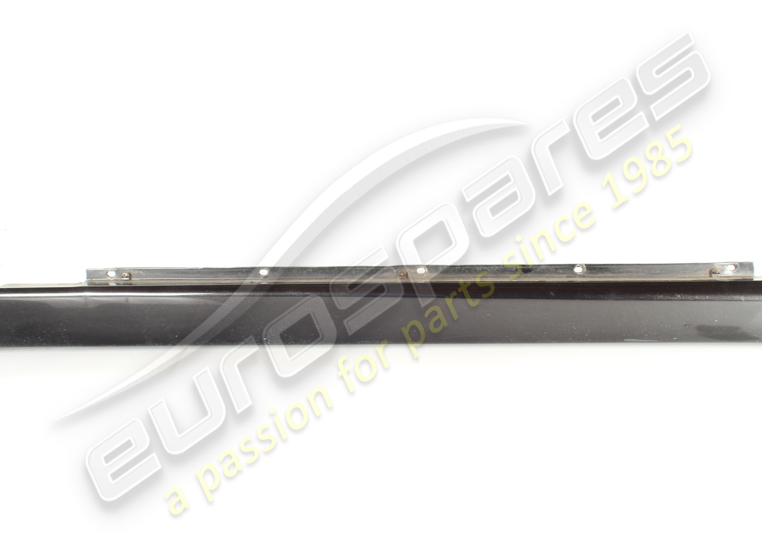 falda lateral izquierda maserati usada. número de parte 980000907 (3)