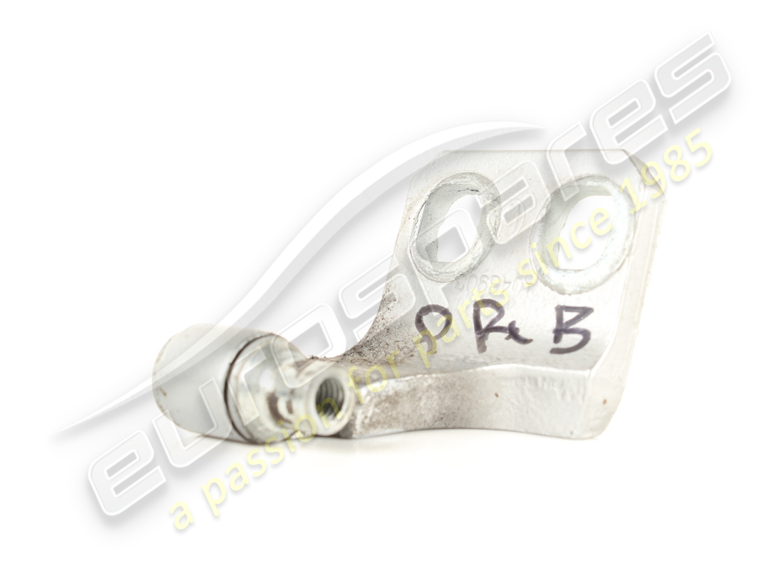 BISAGRA INFERIOR DE PUERTA IZQUIERDA USADA Maserati. NÚMERO DE PIEZA 675000159 (1)
