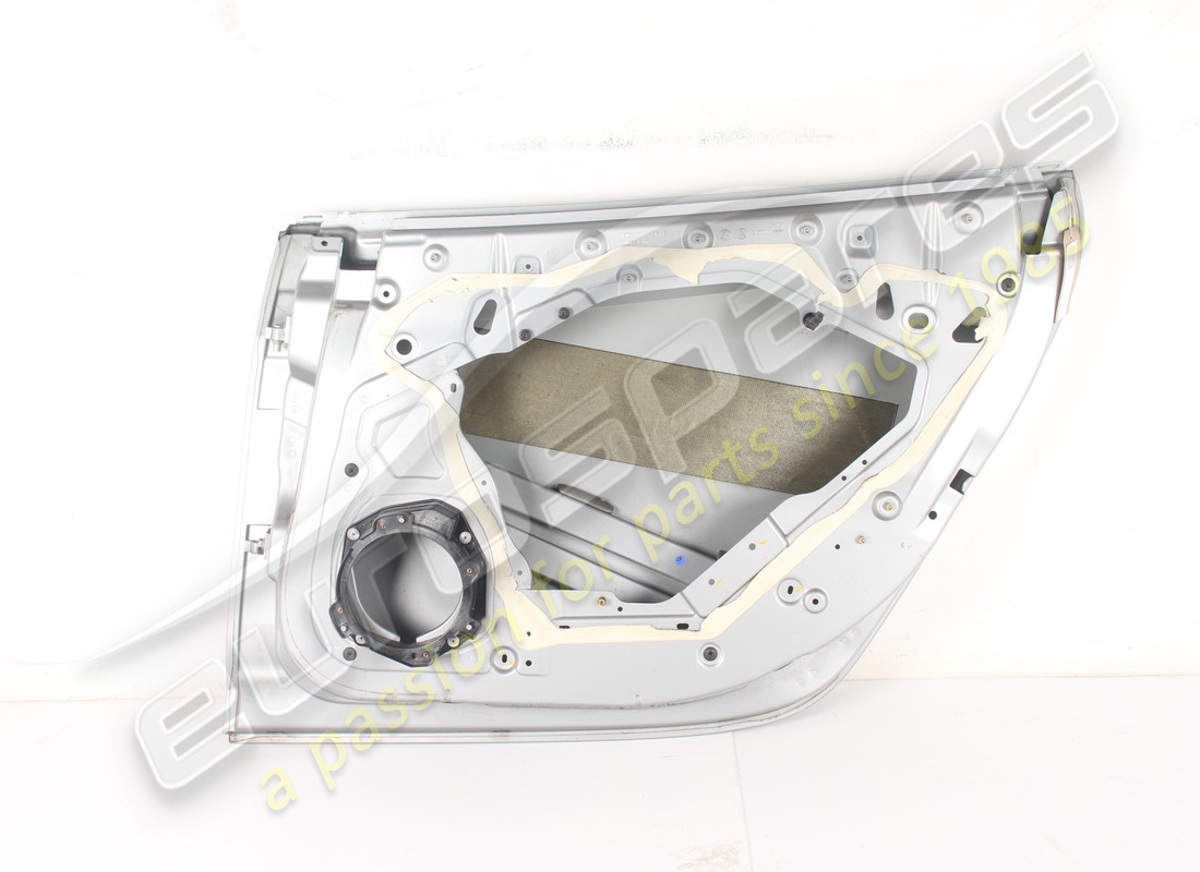 puerta trasera derecha completa maserati usada. número de parte 673000809 (2)