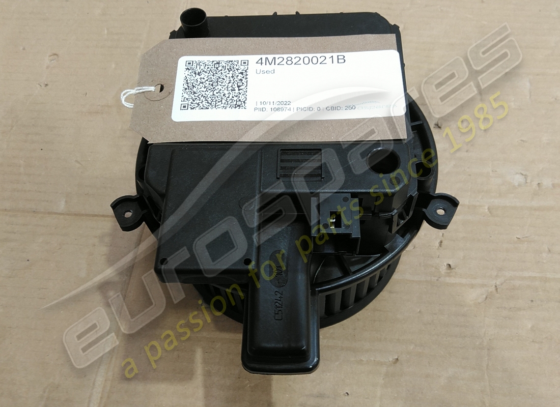 VENTILADOR Lamborghini USADO. NÚMERO DE PIEZA 4M2820021B (1)