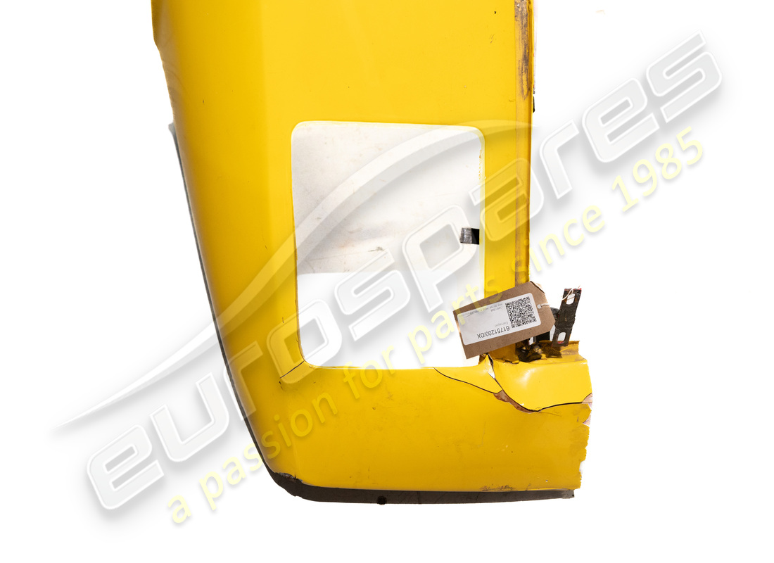 guardabarros delantero derecho dañado ferrari. número de pieza 61751200dx (2)