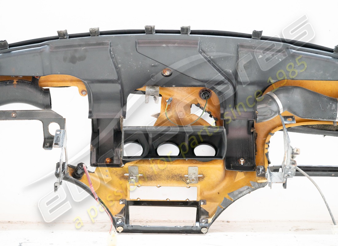 damaged ferrari rhd dash assembly in black vm8500. part number 65113800 (11)