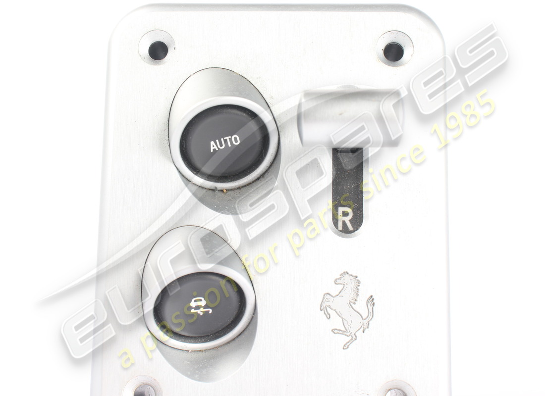tablero de control de caja de cambios ferrari f1 usado. número de parte 181068 (2)