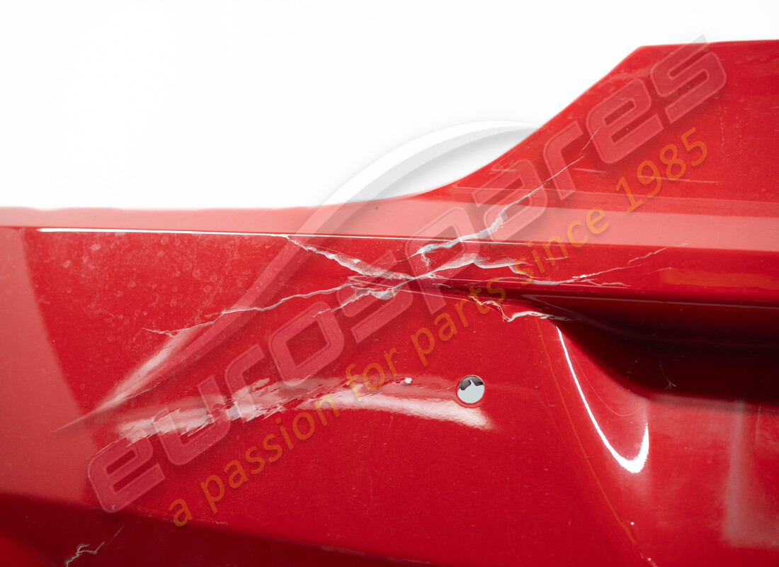 parachoques trasero completo dañado ferrari. número de pieza 83825710 (4)