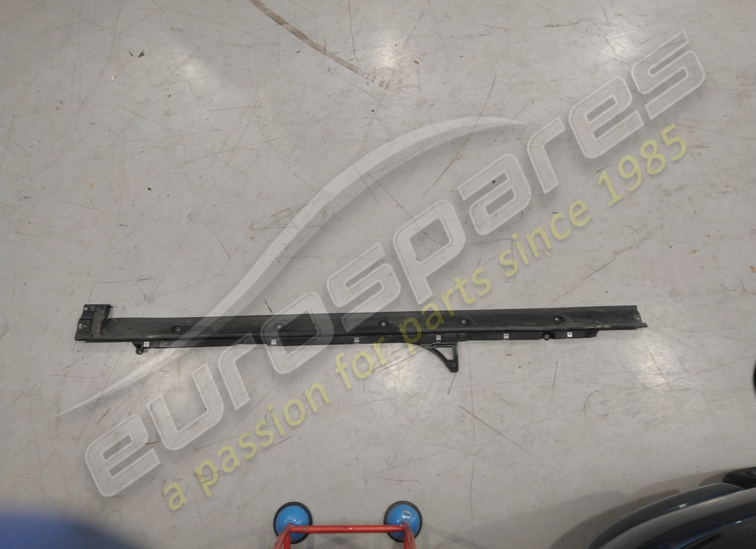 SCHWELLER MEJORADOR DE CD Lamborghini USADO. NÚMERO DE PARTE 4M8825211 (1)
