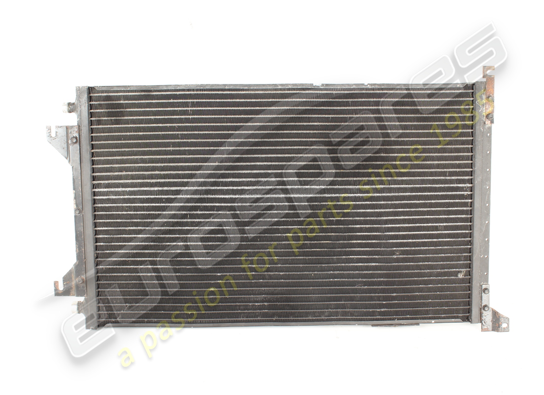 RADIADOR DE AIRE ACONDICIONADO DAÑADO Ferrari. NÚMERO DE PIEZA 165563 (1)