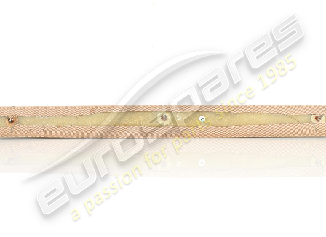 MOLDURA FERRARI USADA. NÚMERO DE PARTE 60997400 (2) moldura ferrari usada. número de parte 60997400 (2)