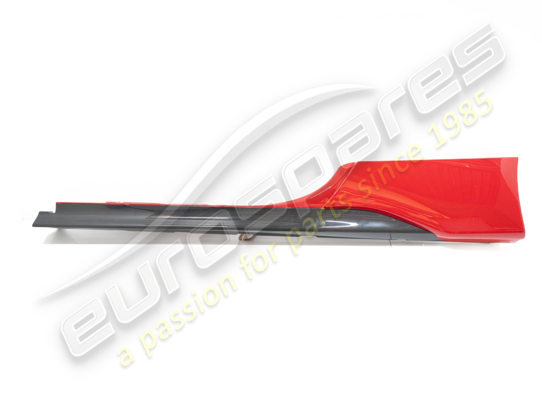 FALDÓN LATERAL DE CARBONO Ferrari IZQUIERDO USADO. NÚMERO DE PARTE 985796474 (1)