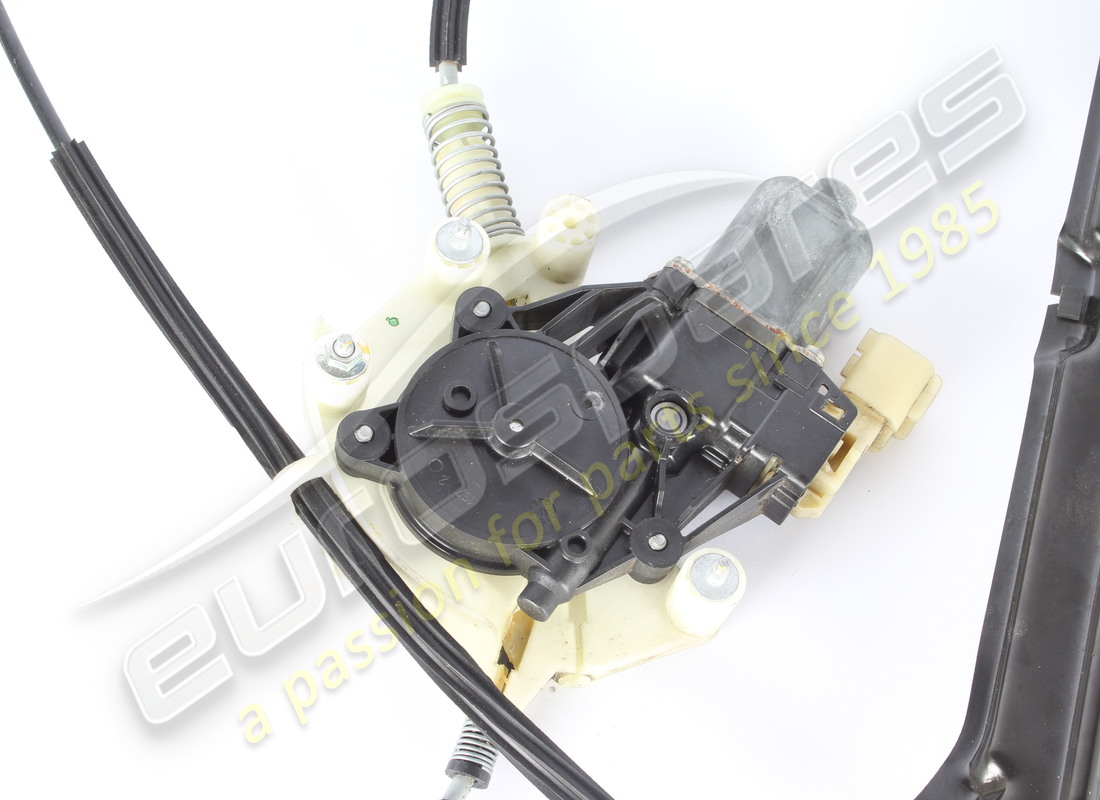 usado maserati maserati parte 670009815. número de parte 670009815 (2)