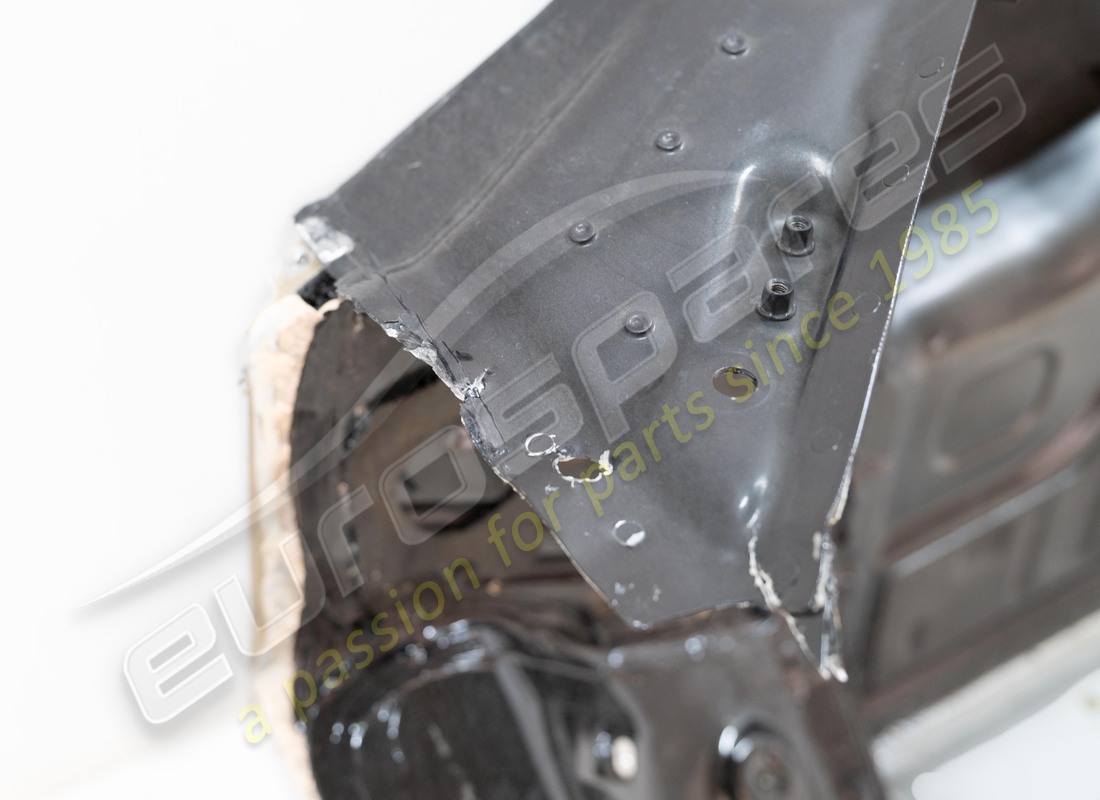 piso de maletero trasero usado eurospares. número de pieza eap1566255 (3)