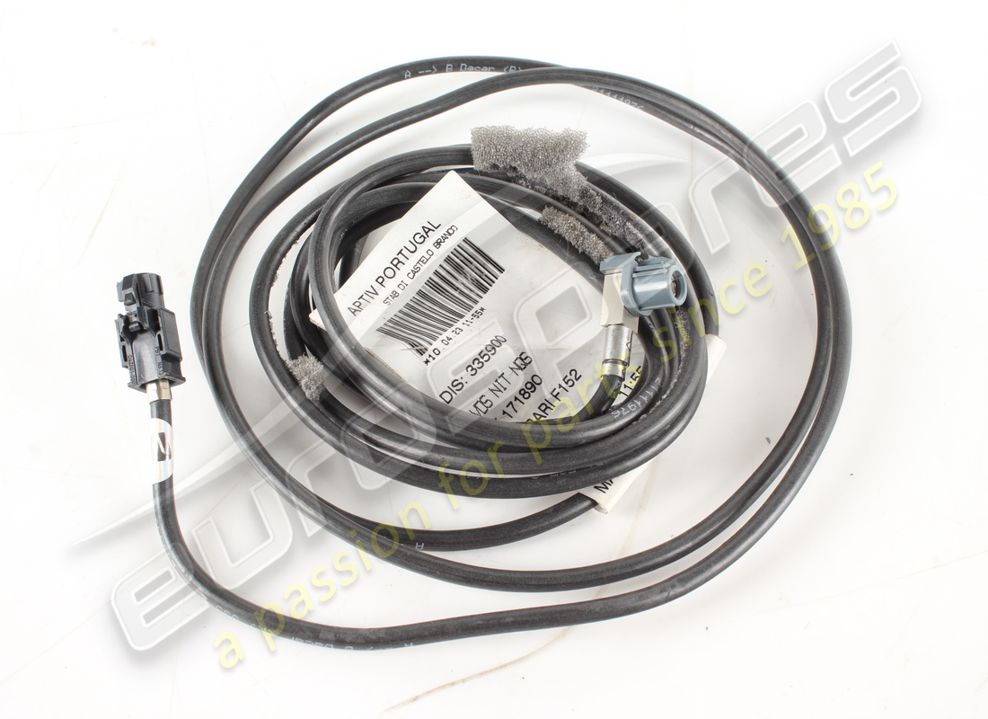 Cable de vídeo LVDS NIT-NQS usado Ferrari. Número de pieza 335900 (1)
