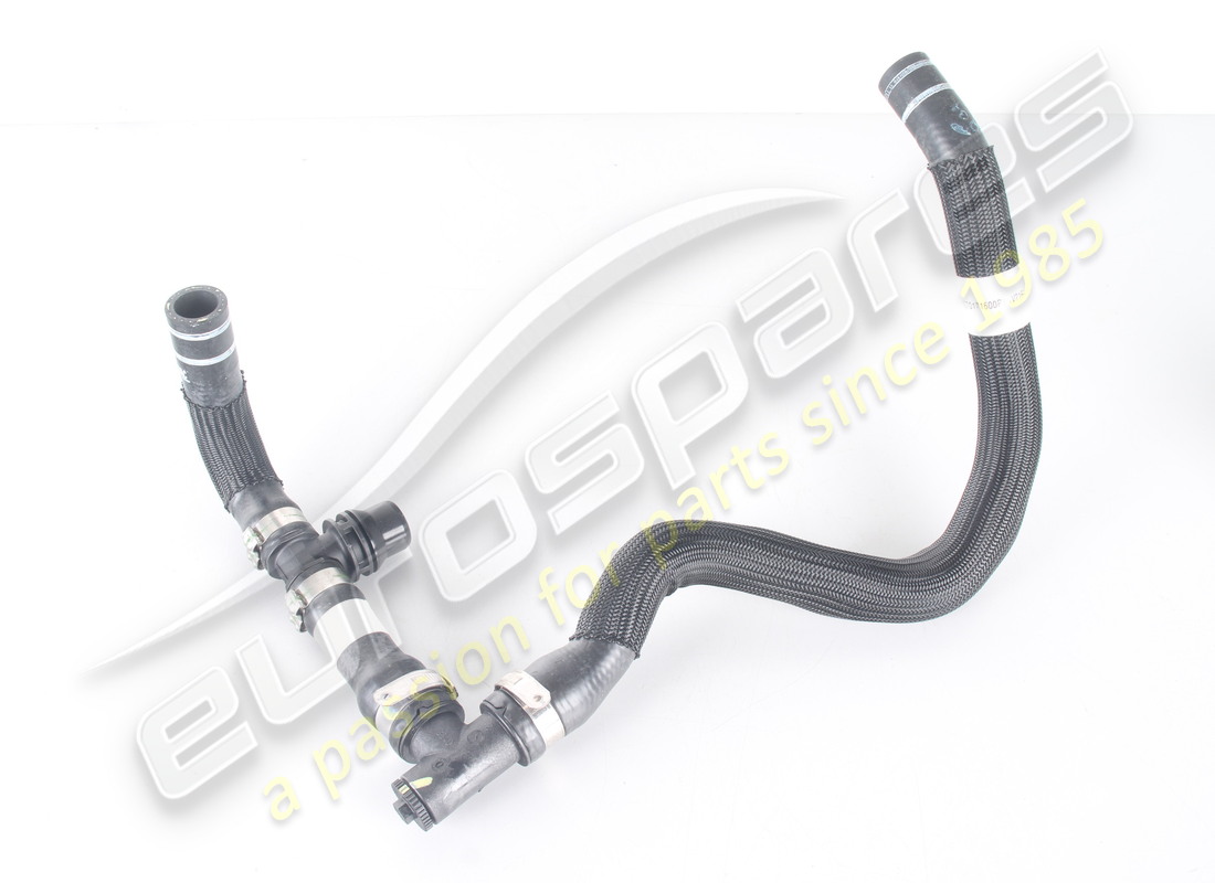 NUEVO MASERATI MANGUITO DE RETORNO DE AGUA DESDE EL CABEZAL. NÚMERO DE PIEZA 670037573 (4) nuevo maserati manguito de retorno de agua desde el cabezal. número de pieza 670037573 (4)